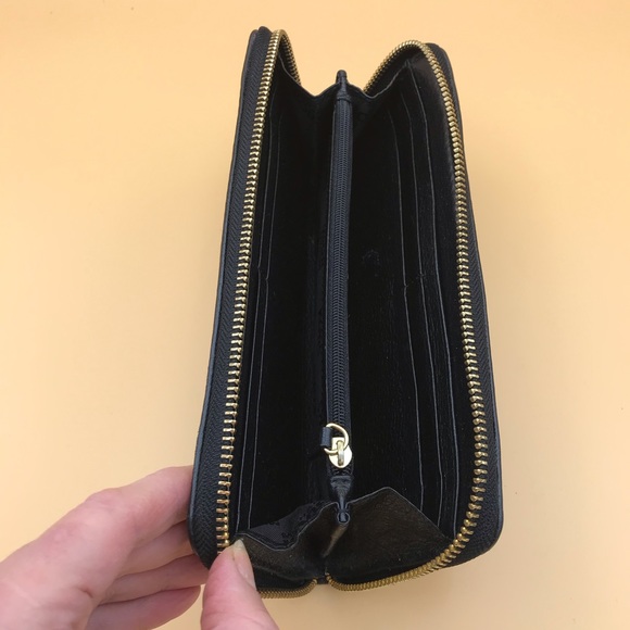 Michel Kors Zip Around Continental Black Leather Wallet With Gold Hardware - Picture 4 of 7